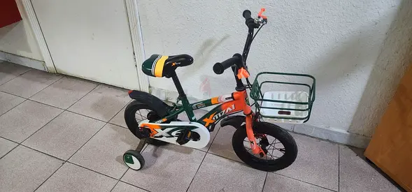 Kids' 12-inch Bike with Training Wheels and Front Basket - Green/Orange