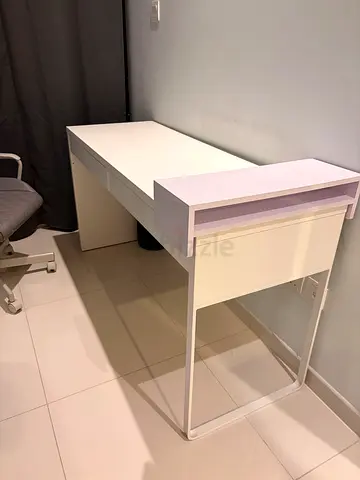URGENT IKEA MALM White Desk with Pull-Out Panel