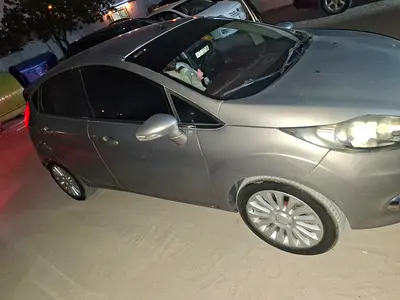 2011 FORD FIESTA 照片 2