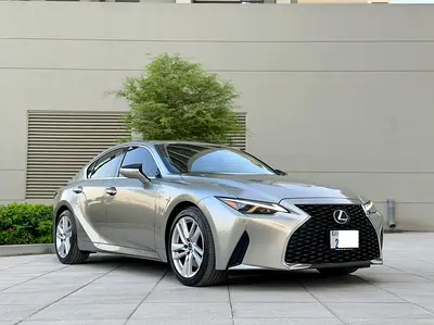 صورة 3 لـ 2025 Lexus IS-SERIES