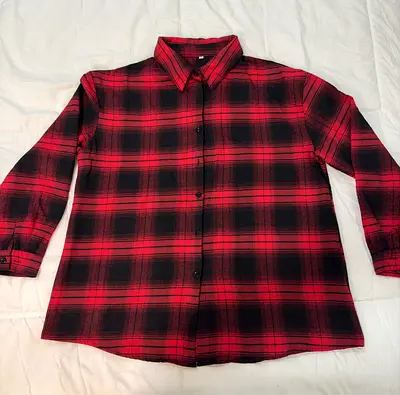 Red and black plaid long-sleeve button-up shirt — casual flannel