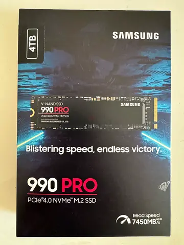 Samsung 990 PRO 4TB NVMe M.2 SSD (PCIe 4.0) - Brand box included