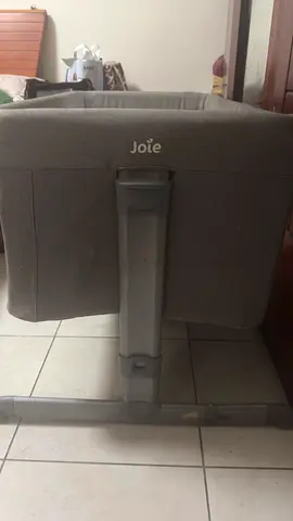 Joie bedside bassinet / bedside crib - grey