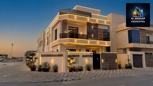 Corner villa on two streets with a roof terrace and a spacious setback; price includes registration