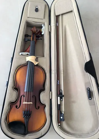 1/2-size Violin with Case and Bow - Good Condition