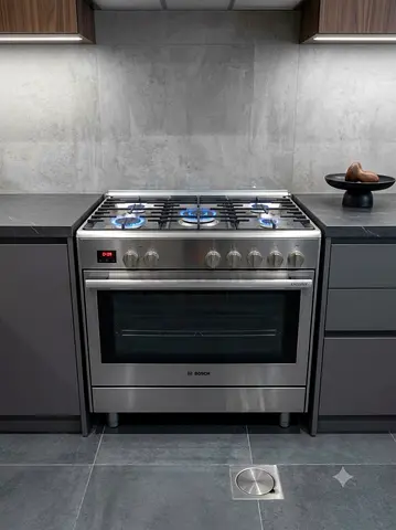Bosch Series 8 90cm Gas Hob & Electric Oven Range – Digital | Like New