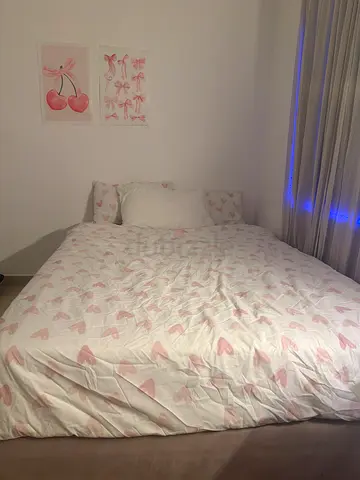 Bed queen