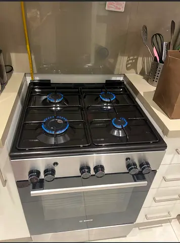 Bosch gas cooker for sell 60×60cm 💯 good working