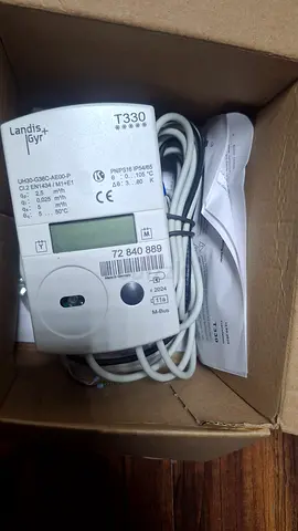 Landis+Gyr T330 Digital Thermostat / Time Switch - Used, Working