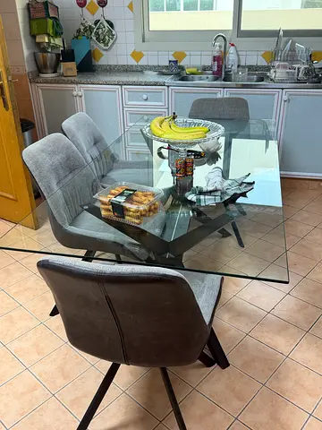 Kitchen table