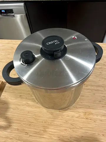 Castell stainless steel pressure cooker 11L - good condition