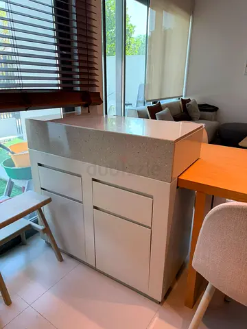 Compact kitchen island with quartz countertop — like new