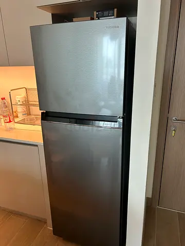 Toshiba Fridge Freezer – Excellent Condition