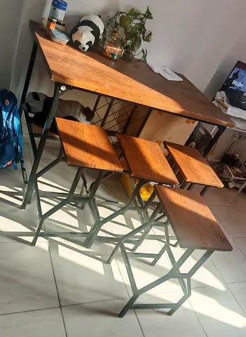 Dining with 4 stools