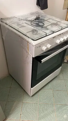 Used White Freestanding Gas Cooker with Oven - Good Working Condition