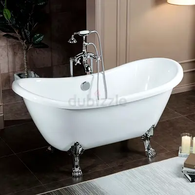 Classic White Clawfoot Freestanding Bathtub - perfect good condition, hardly used.
