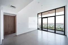 High floor l Close to Park l Unfurnished l Vacant
