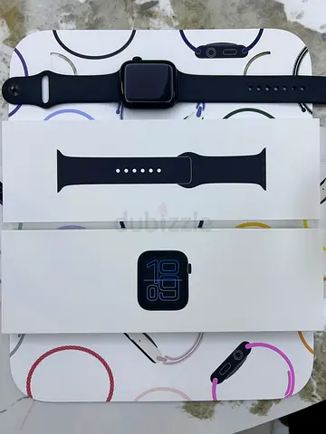 Apple Watch SE 3 900AED GPS + Cellular, 44mm Starlight Aluminum Case with Starlight Sport Band – M/L