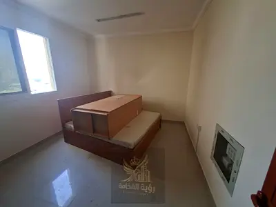 للإيجار في الشارقة المصلى استوديو واسع أول ساكن تكييف مركزي وغاز مركزي السعر 20000 درهم سنويا التأمين 2000 كاش والدفع 4 دفعات