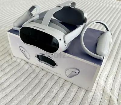 Pico 4 VR Headset with Controllers - Good Condition
