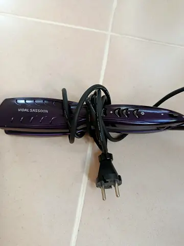 Vidal Sassoon Hair Straightener / Flat Iron - Used