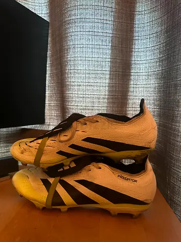 Adidas Predator Football Boots - Size (42)