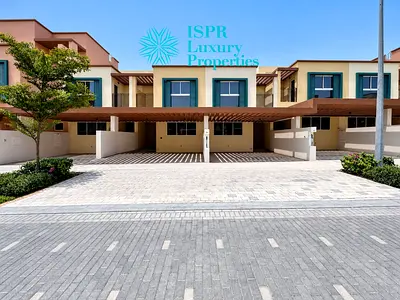 4BR Townhouse | Bright Interiors | Private Balcony