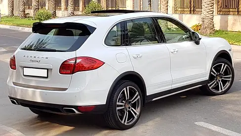 صورة 9 لـ 2015 Porsche CAYENNE