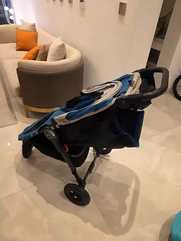 City mini GT Three-wheel jogging stroller in good condition - Blue