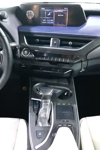 صورة 13 لـ 2019 Lexus UX-SERIES