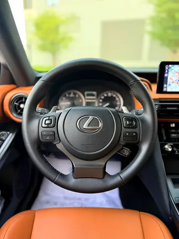 صورة 11 لـ 2025 Lexus IS-SERIES