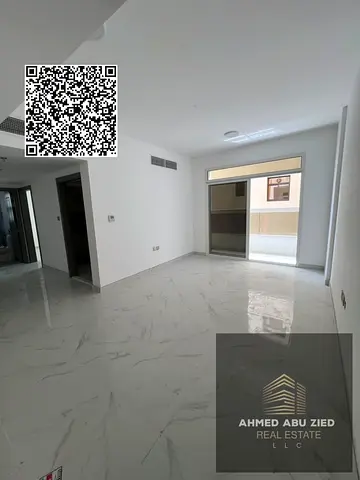 Commercial shop for annual rent in Al Muwaihat 3, 2 rooms, hall, 3 bathrooms. Suitable for all activities. Prime location near all services.