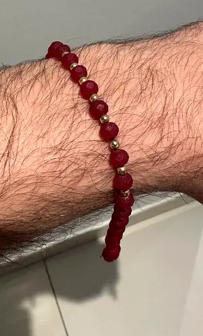 Gold 18 k bracelet with red color