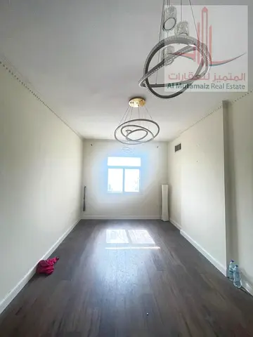 Residential/commercial building for sale, overlooking three streets; prime location in the Al-Rumaila area.