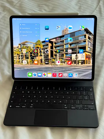iPad Pro 12.9” M2 (2022) — 256GB, Silver + Pencil 2 + Magic Keyboard