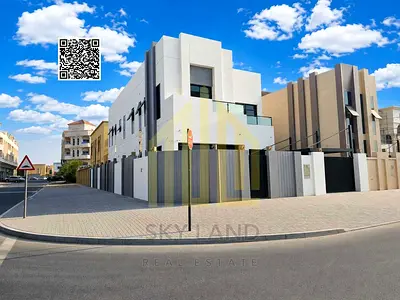 Corner Villa – 3 Floors – A/C Fees Included – Freehold – No Service Charges