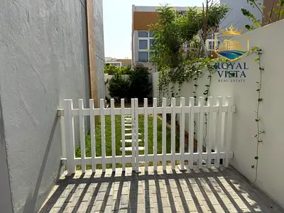 Ready to Move | 3 Bedroom Townhouse | Rooftop Excess | Prime Area
