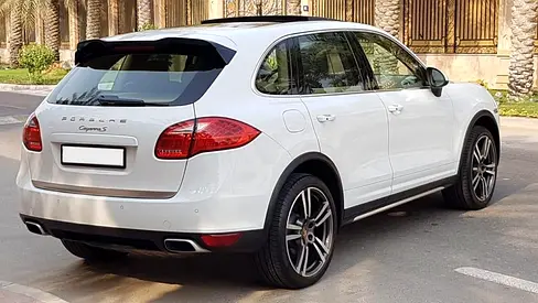 صورة 7 لـ 2015 Porsche CAYENNE