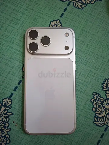 Iphone 17 pro max silver and air pods 4 noise cancelation.