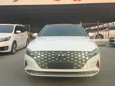 2023 Hyundai AZERA photo 2