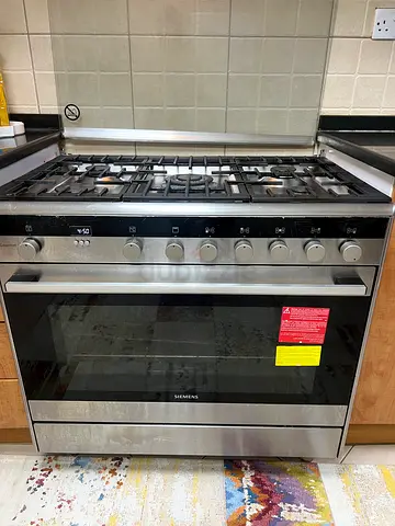 Simense 5 burner stove with oven