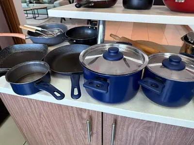 Cookware Set - Pots and Pans Collection (Various Sizes)
