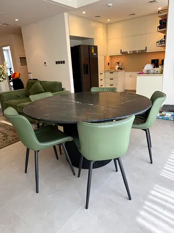 Dinner table with 5 chairs