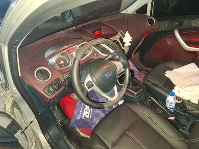 2011 FORD FIESTA 照片 5
