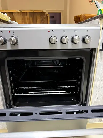 Electric Cooker with Ceramic Hob Oven - Excellent
Condition - 1 Year Old