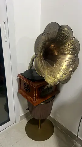Vintage Gramophone-Style Decorative Phonograph (Brass Horn)
