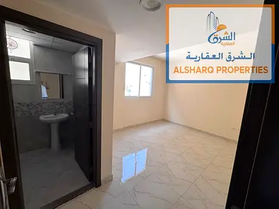 أجمل الشقق وأقل الأسعار للإيجار السنوي في عجمان الروضة 2 أول ساكن موقع مميز قريب من شارع الشيخ عمار غرفة وصالة بصالة منفصلة طابق أرضي شقة مضيئة بالكام
