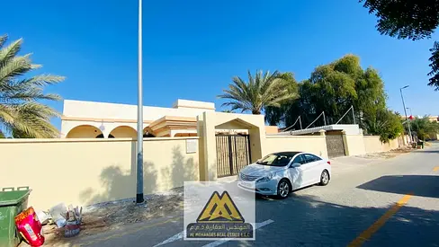 • Master Bedrooms | Majlis | Living Room | Private Garden | Maid’s Room | Fully Equipped Rooftop