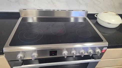 Bosch Freestanding Electric Ceramic Cooker 90x60cm