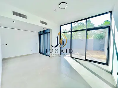 SPACIOUS 2BHK TOWNHOUSE//-BACK TO BACK DOOR//-WITH AMAZING LAYOUT///